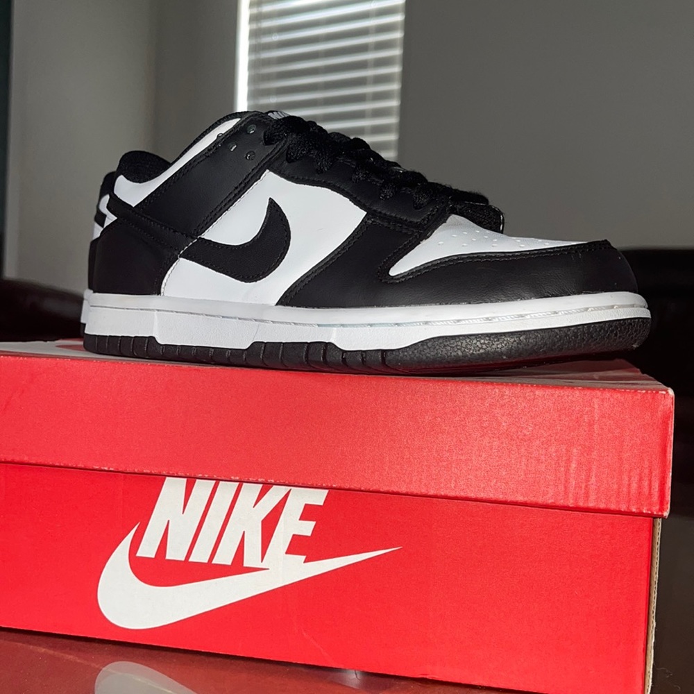 GS DUNK LOW BLACK/WHITE